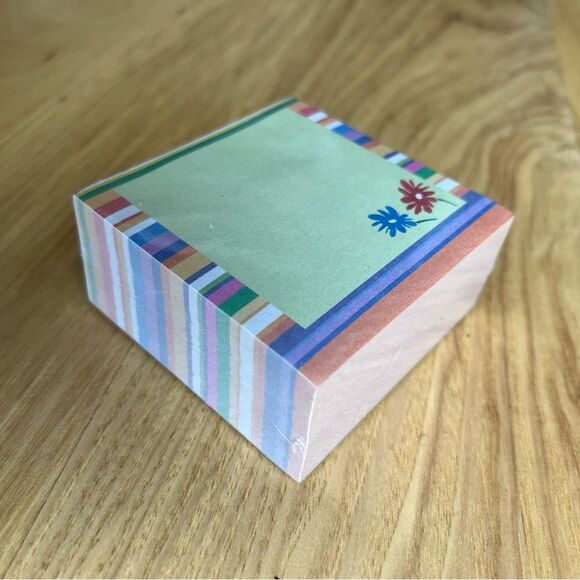 Memo cube 350 sheets size 3" x 3" flowers and stripes New in plastic wrap - Picture 1 of 3